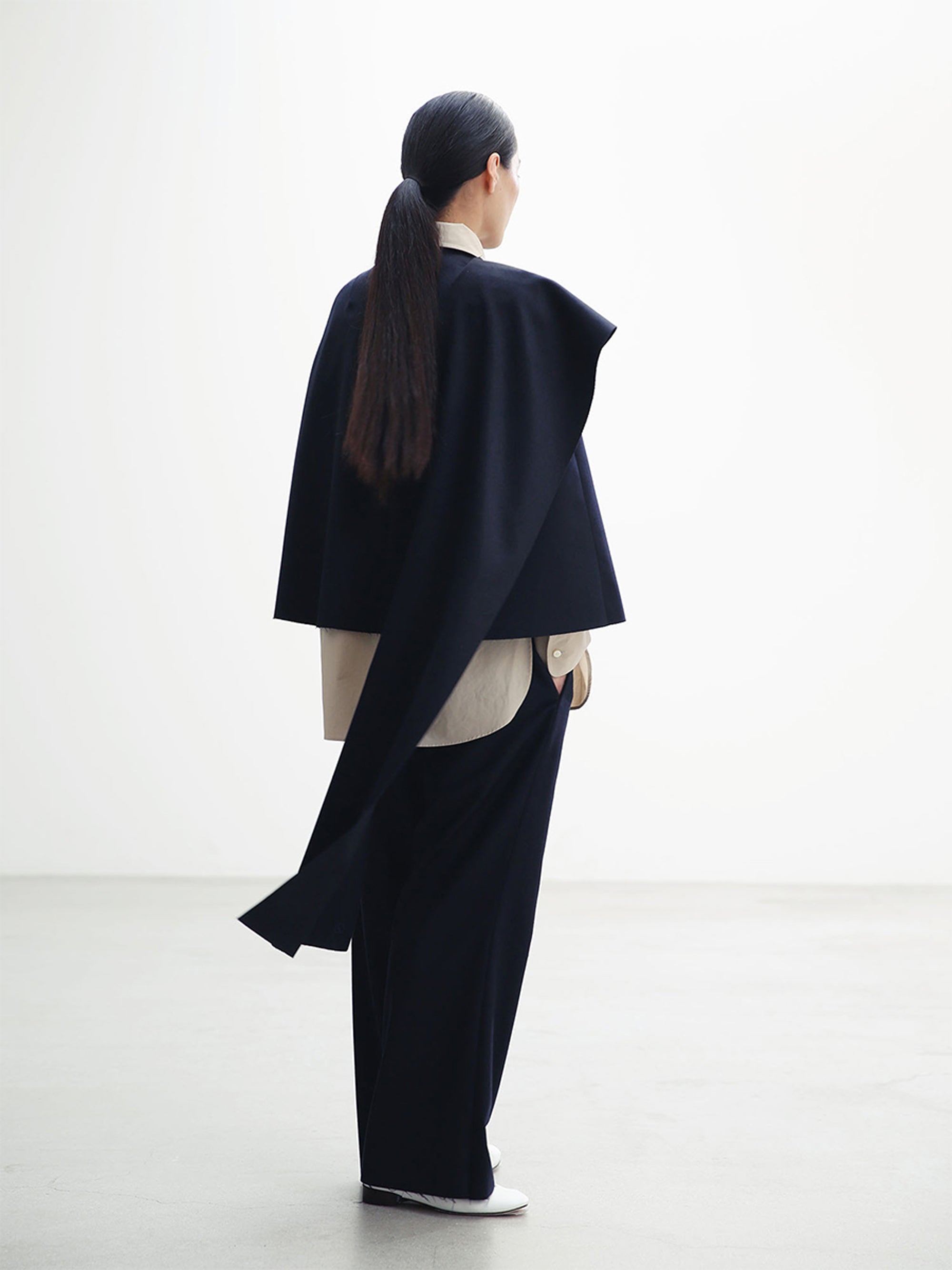 SIDE SLIT CAPE LINEN | MADISONBLUE｜マディソンブルー公式サイト