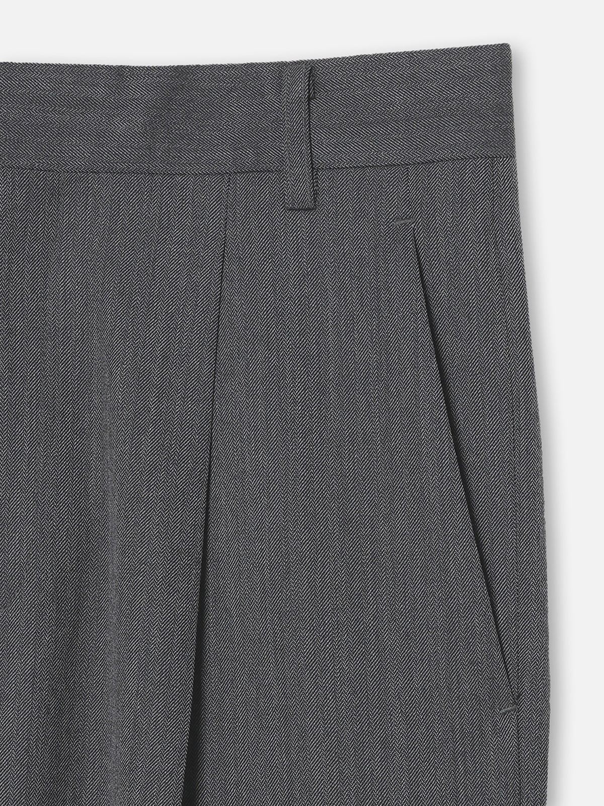 WIDE TUCK PT HERRINGBONE