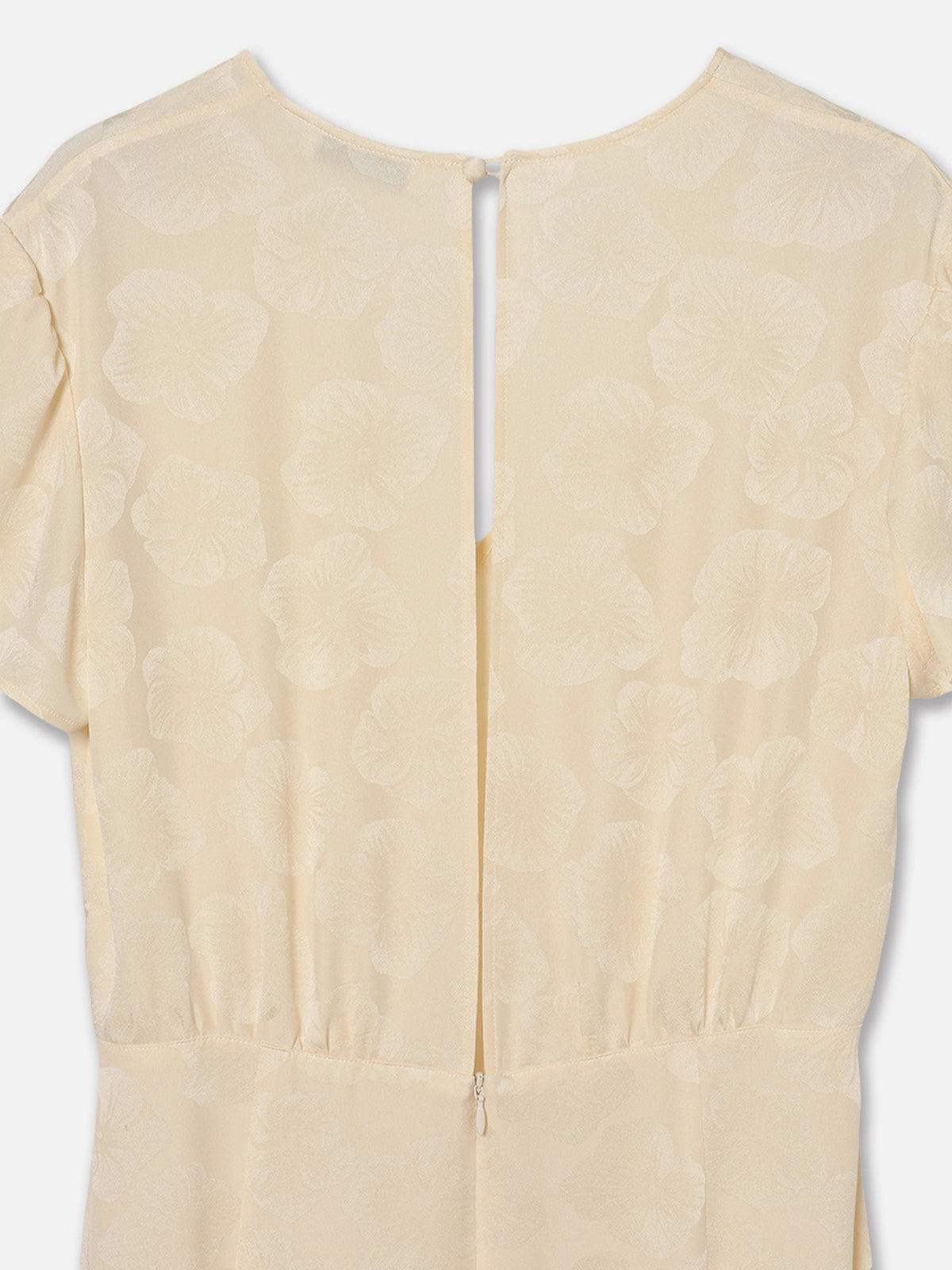 V-CUT ONE-PIECE