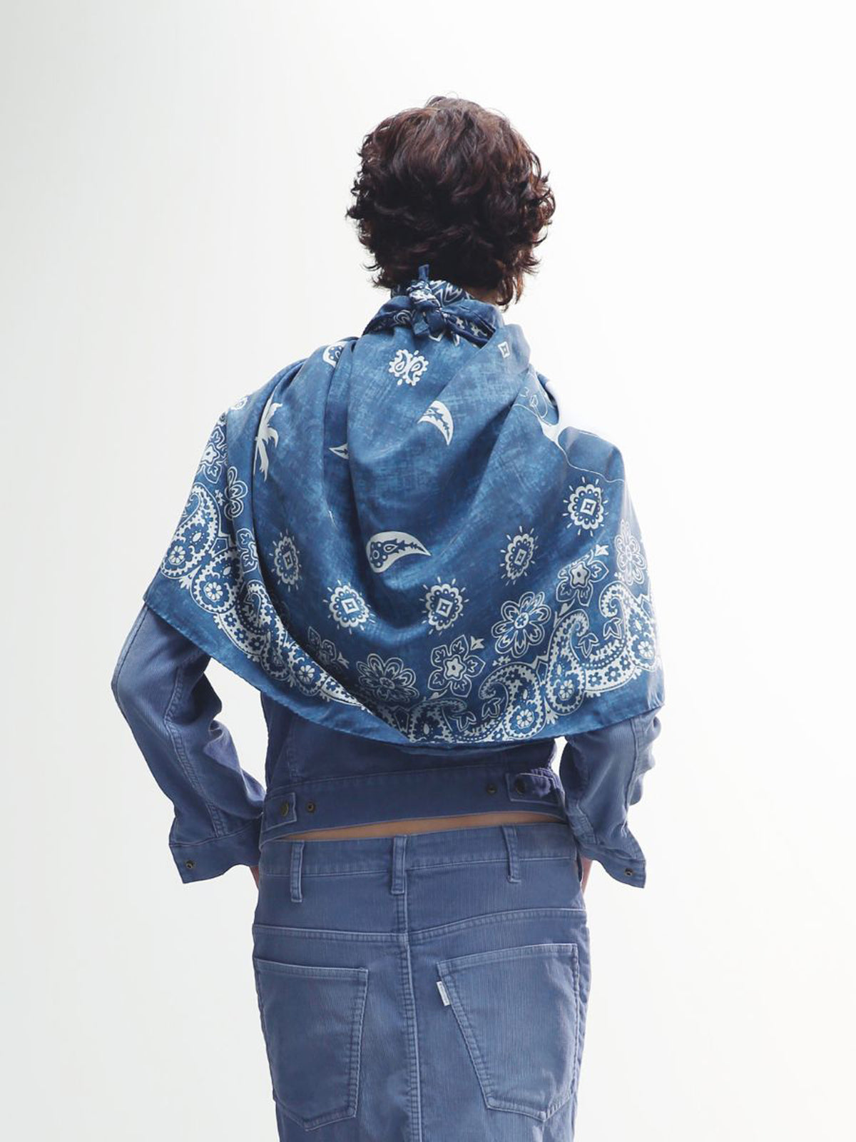 GRAPHIC PAISLEY SCARF LARGE